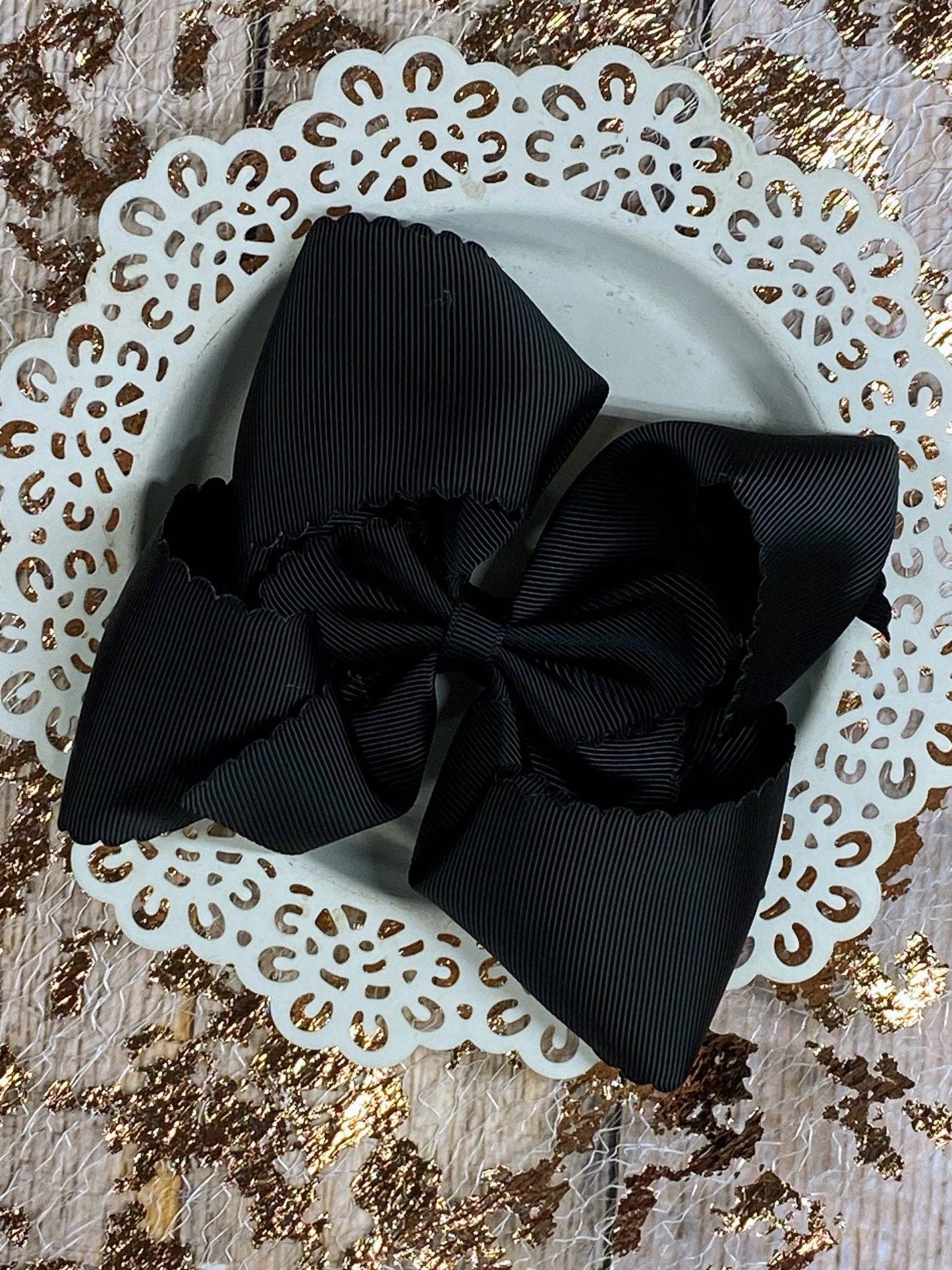 Oversize Scalloped Bows - Alligator Clip - 5.5" (6 colors)