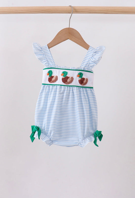 French Knot Duck Ruffle Bubble