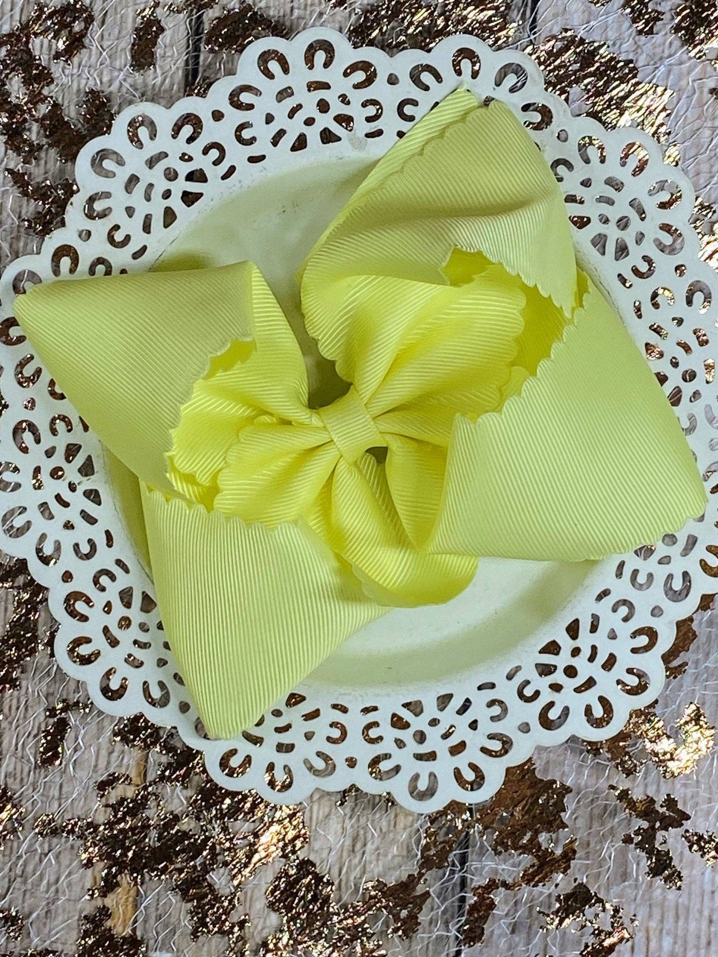 Oversize Scalloped Bows - Alligator Clip - 5.5" (6 colors)